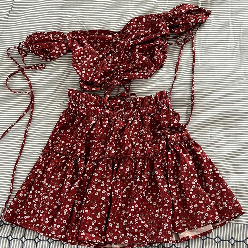 Red floral cropped shirt and skirts set